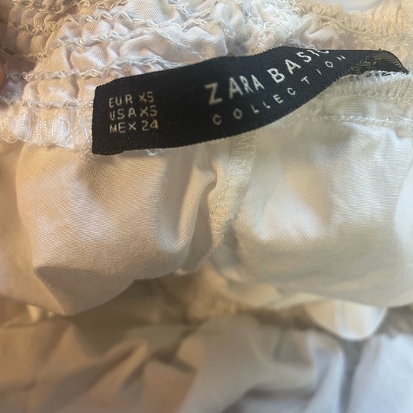 Zara Basics white ruffles cropped peasant top. Adorable and a closet basic. XS - Picture 4 of 4